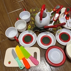 おままごとセット　(お皿、お鍋類)の画像