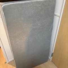 セミダブル三つ折りマットレスの画像