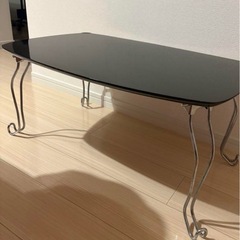【黒い天板 × スチール脚】スタイリッシュなデザインテーブルの画像