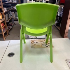 【人気】トイザらス★デラックスキッズチェア★プラスチック製★グリーン 椅子 ③の画像