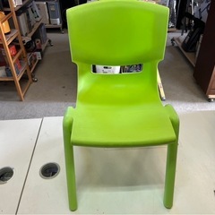 【人気】トイザらス★デラックスキッズチェア★プラスチック製★グリーン 椅子 ③の画像