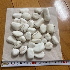 お早めに！ホワイトストーン約30個セットの画像