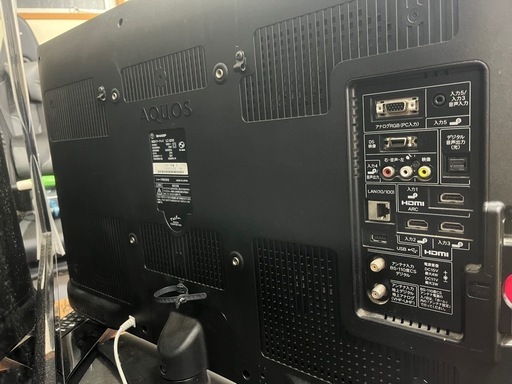 中古テレビシャープ32インチ　11年リモコン付き

