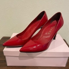 ダイアナ　赤　パンプス