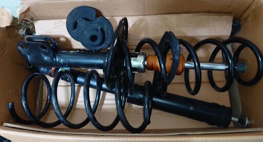 【価格交渉OK】VOXY　80後期　純正ショックスプリング