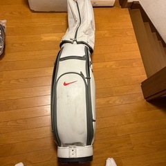 ナイキ　キャディバック　レディースモデルの画像
