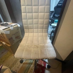 デスクチェア、ゲーミングチェア、オフィスチェア