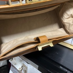 皮のバッグの画像