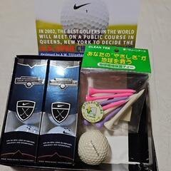 ゴルフボールとティーセット