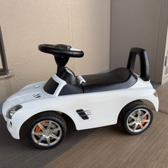 子供用　Mercedes vent 足蹴り車