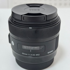 【値下げ】SIGMA 30mm f1.4レンズ キャノン用【ケース付き】