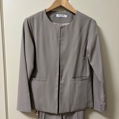 パンツセットアップの画像