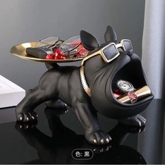 フレンチブルドッグ型のユニークな小物入れの画像