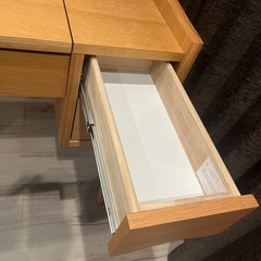 Unico 木製ドレッサー　スツール付の画像