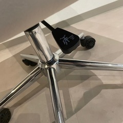 デスクチェア　キャスター付きの画像