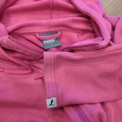 PUMAパーカーの画像