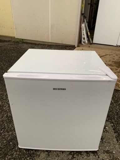 アイリスオーヤマ　ノンフロン冷蔵庫 AF42-W