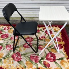 机イス4人分セット★ニトリテーブル★コーナンパイプチェアの画像