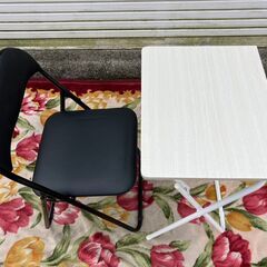 机イス4人分セット★ニトリテーブル★コーナンパイプチェアの画像