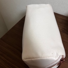 ガバッと開くポーチの画像