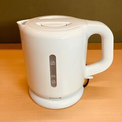 YAMAZEN 電気ケトル NEK-0121 1.0L（ホワイト...