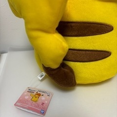 ピカチュウ ぬいぐるみの画像