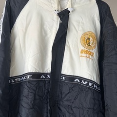 ベルサーチ ベンチコートの画像