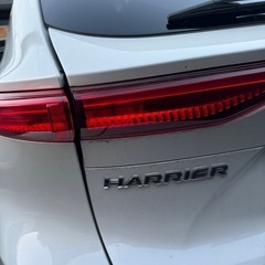 トヨタハリアーS 禁煙車 8インチディスプレイオーディオデジタルインナーミラー トヨタセーフティセンス レーダークルーズ LED ヘッドランプ パーキングサポートブレーキオートライトETC（検8.2）の画像
