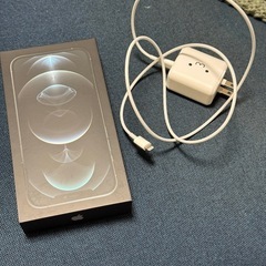 iPhone12promax箱、充電器セットの画像