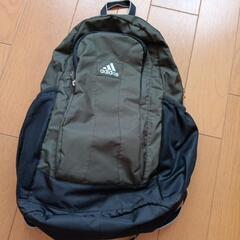リュック　adidas　小さめ