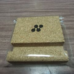 ●無料● コルク スマホスタンド （未使用）差し上げます。