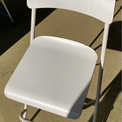 白い椅子　2脚セット の画像