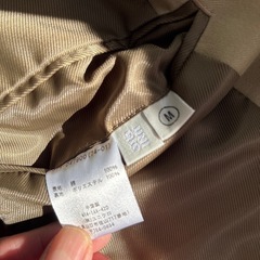 UNIQLO ベージュジャケットの画像