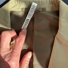 UNIQLO ベージュジャケットの画像
