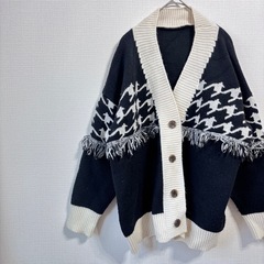 長袖カーディガン　ニット　セーター　秋冬服　白黒