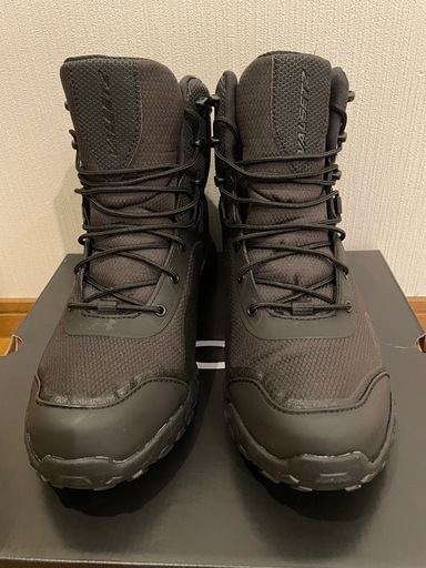 新品Under Armour アンダーアーマーハイカットスニーカー28cm
