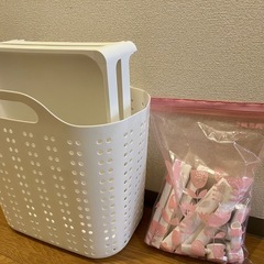 ランドリーラックとバスケット付きの画像