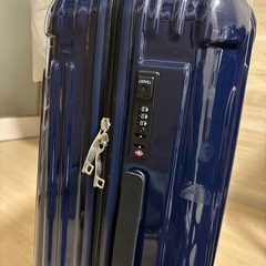 スーツケース　キャリーケース　3泊4日用　青の画像