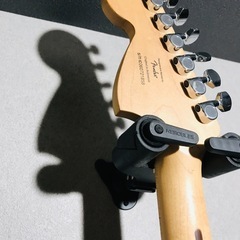 値下げ‼️超レア‼️ブラックのSquier ストラトキャスター ハローキティデザインの画像