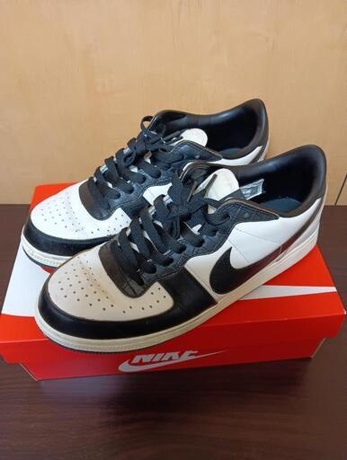 商談中です！NIKE！ナイキのターミネーターロウ！30cmです！