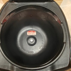 タイガーのIH炊飯器「炊きたて」シリーズ（型番：JKT-B103）です。 5.5合炊き【美品】炊飯器　　　　　【値下げ】11000円→8800円の画像