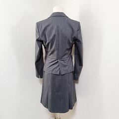 nline スーツセットアップ ジャケット スカート ストライプ グレー 7 レディースの画像