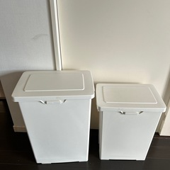 ゴミ箱2つセットの画像