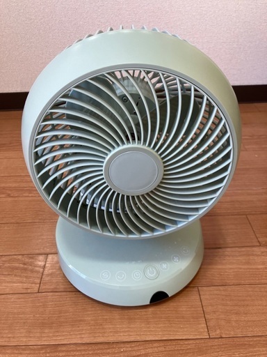 首振りサーキュレーター１０００円です