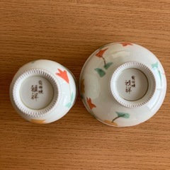 有田焼花柄お茶碗とお湯呑みセットの画像