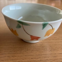 有田焼花柄お茶碗とお湯呑みセットの画像