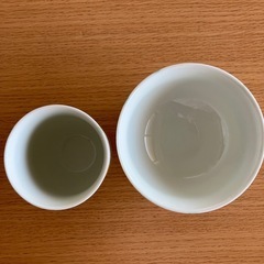 有田焼花柄お茶碗とお湯呑みセットの画像