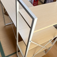 パソコンデスクの画像