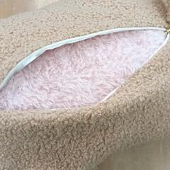 0226-116 携帯膝掛けケット クッション収納式 ラッコの画像