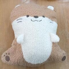 0226-116 携帯膝掛けケット クッション収納式 ラッコ